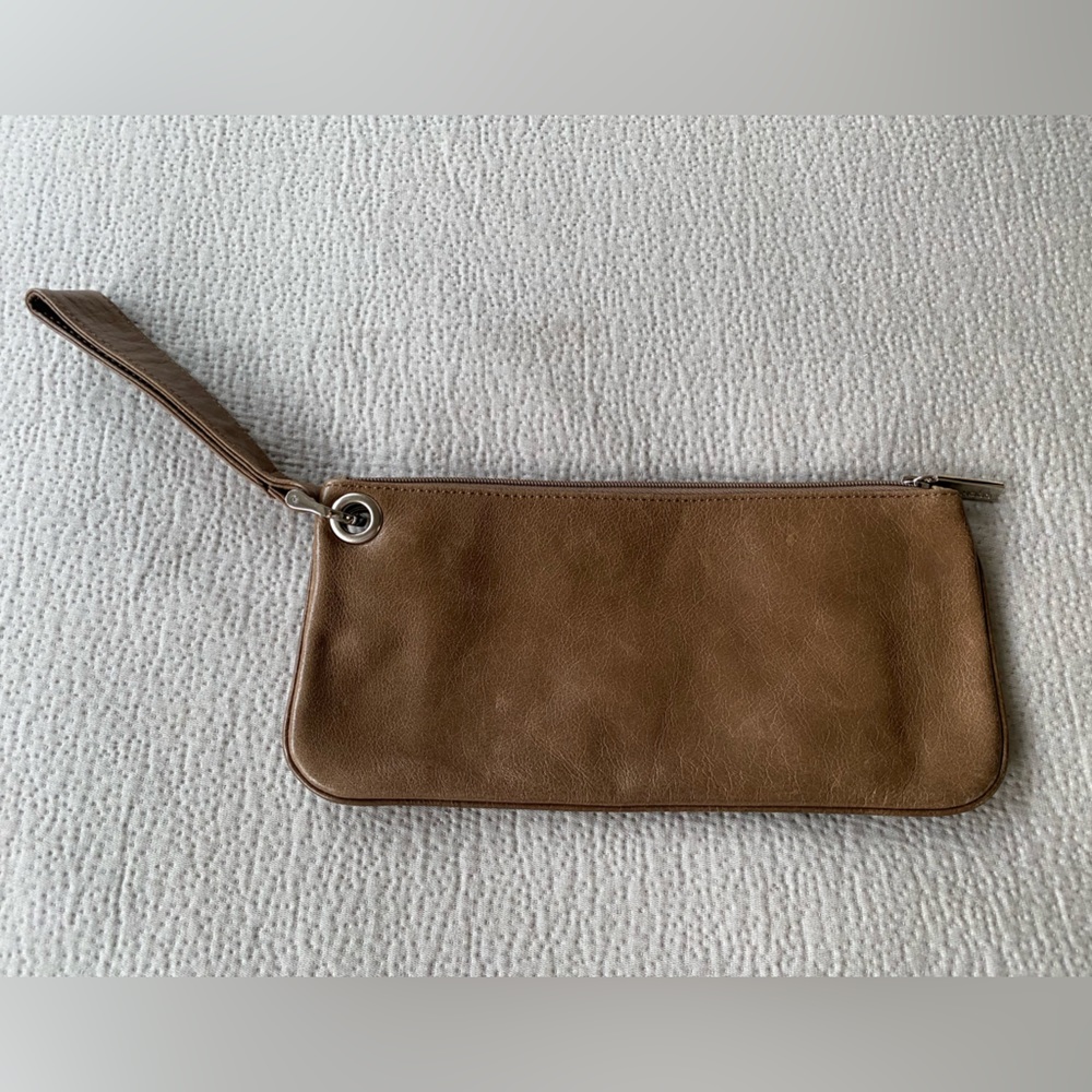 HOBO Clutch